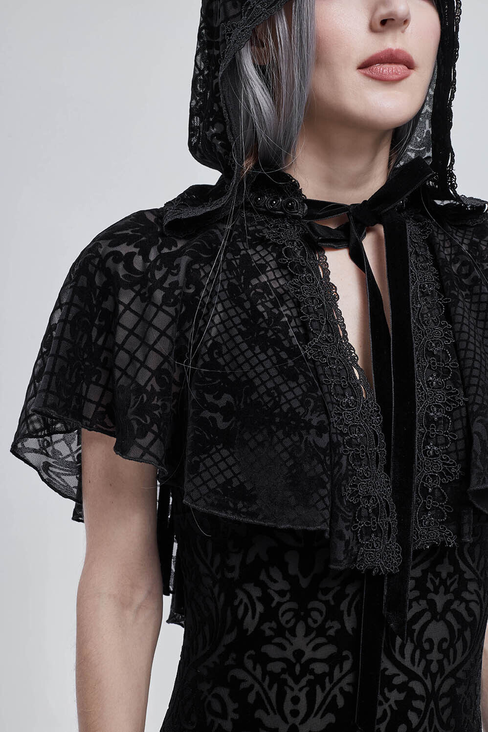 Devil Fashion Cape Elowen