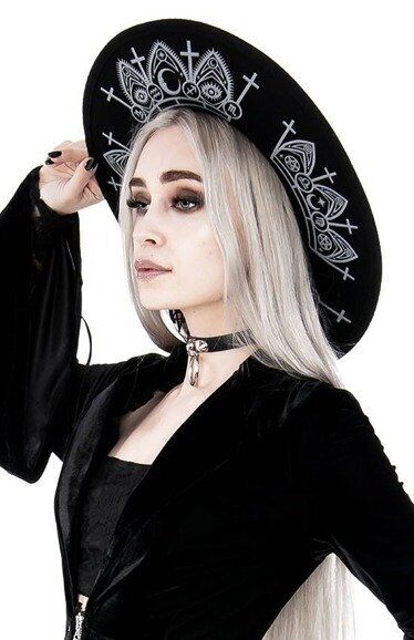 Restyle Hut Fortune Teller