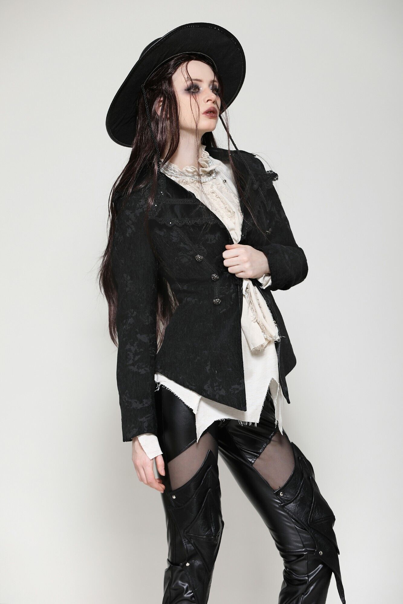 Dark In Love Jacke Cleo