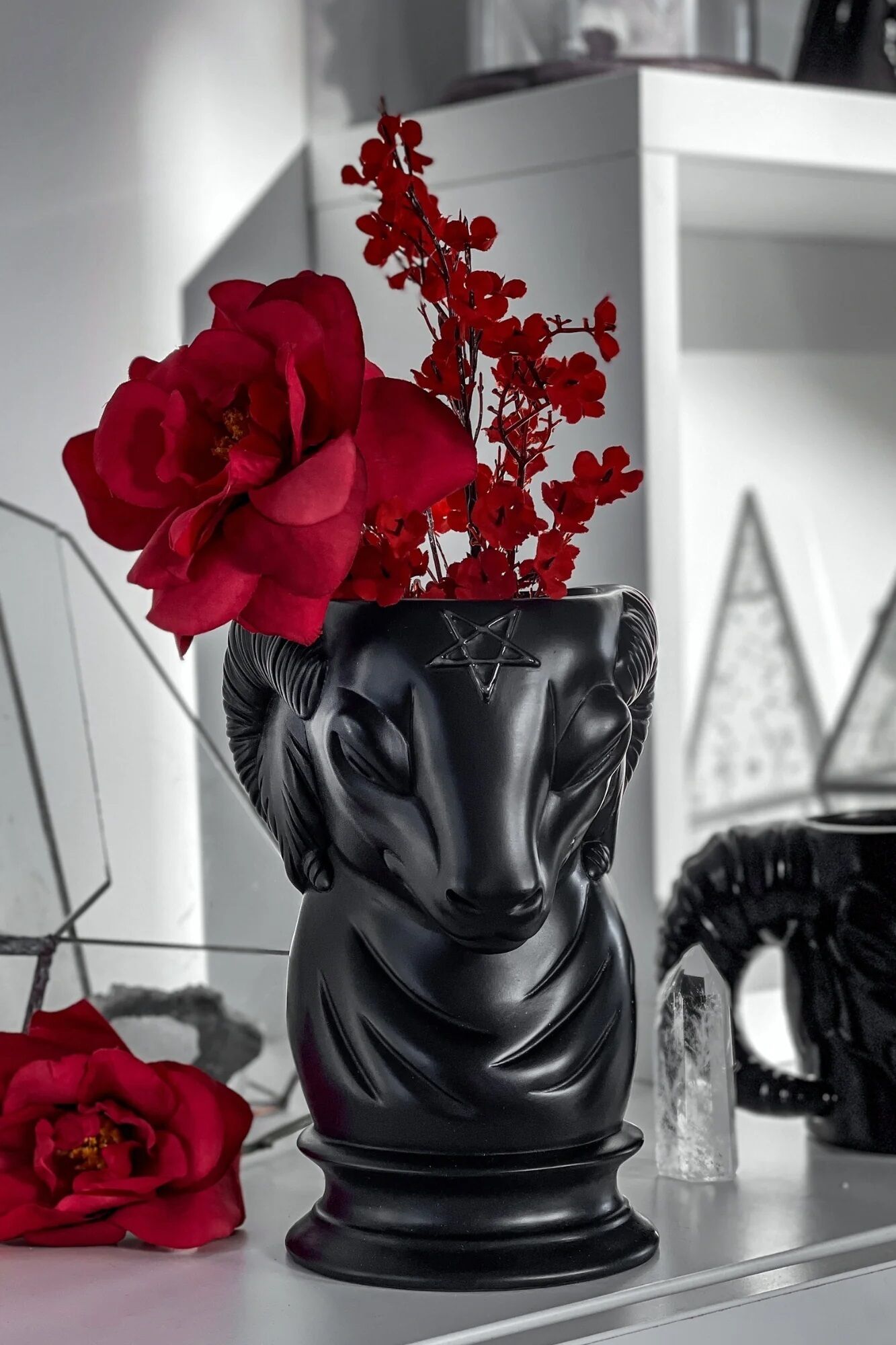Killstar Vase Levi