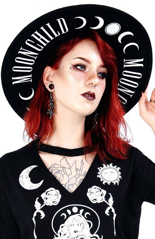 Restyle Hut Moon Child