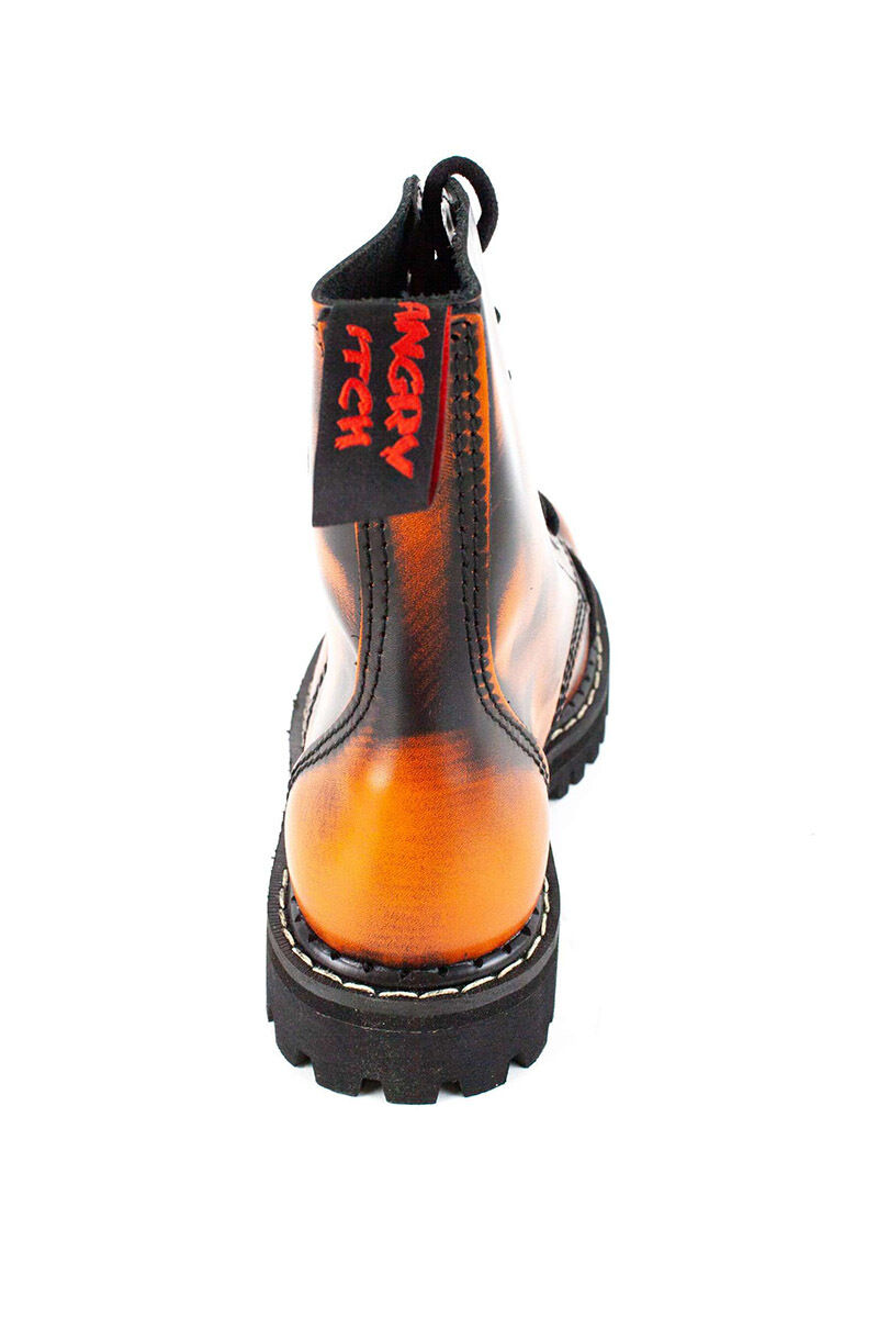 Angry Itch 8 Loch Stiefel Orange Rub Off