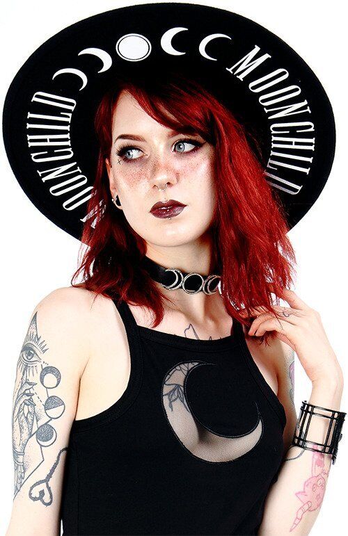 Restyle Hut Moon Child