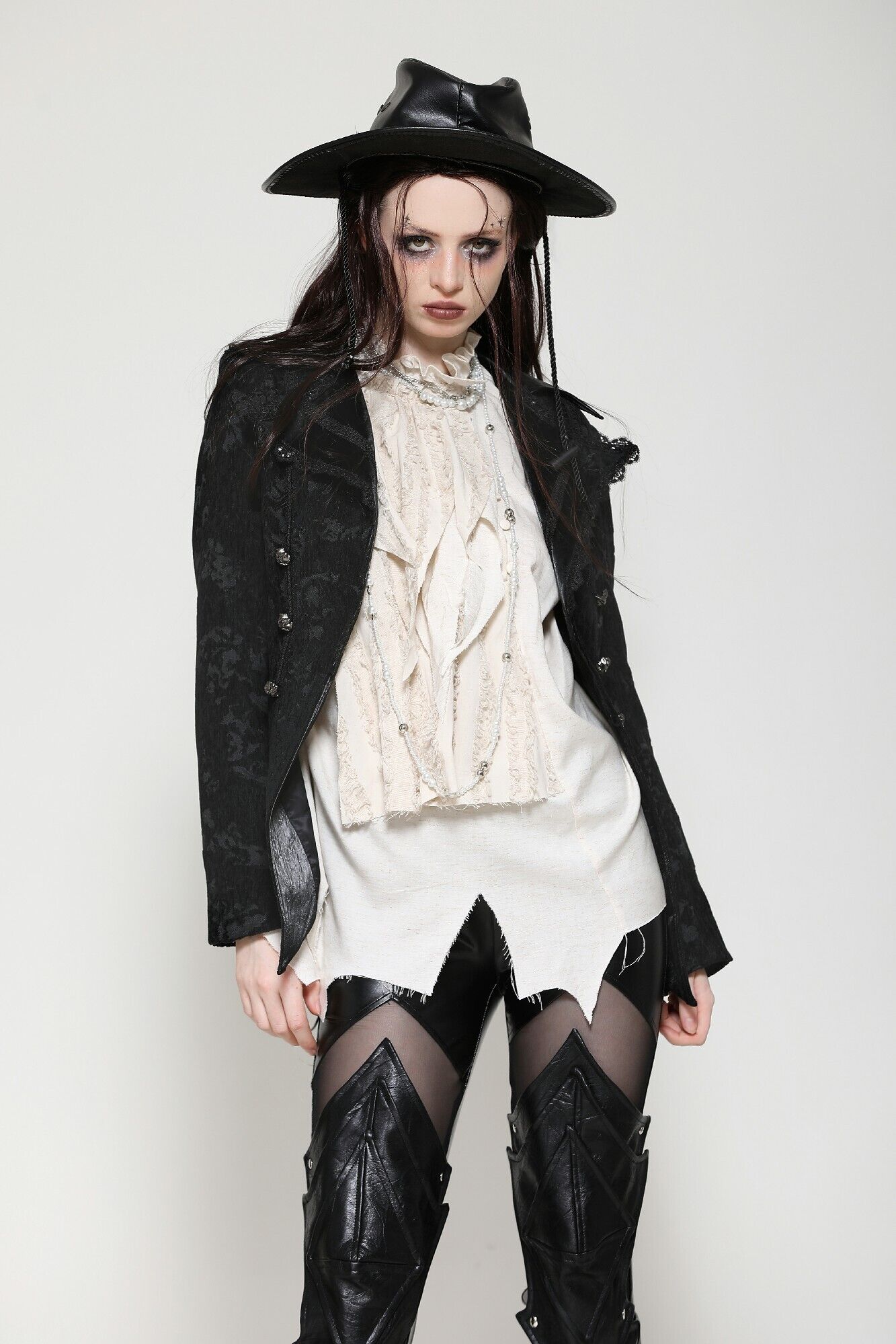 Dark In Love Jacke Cleo