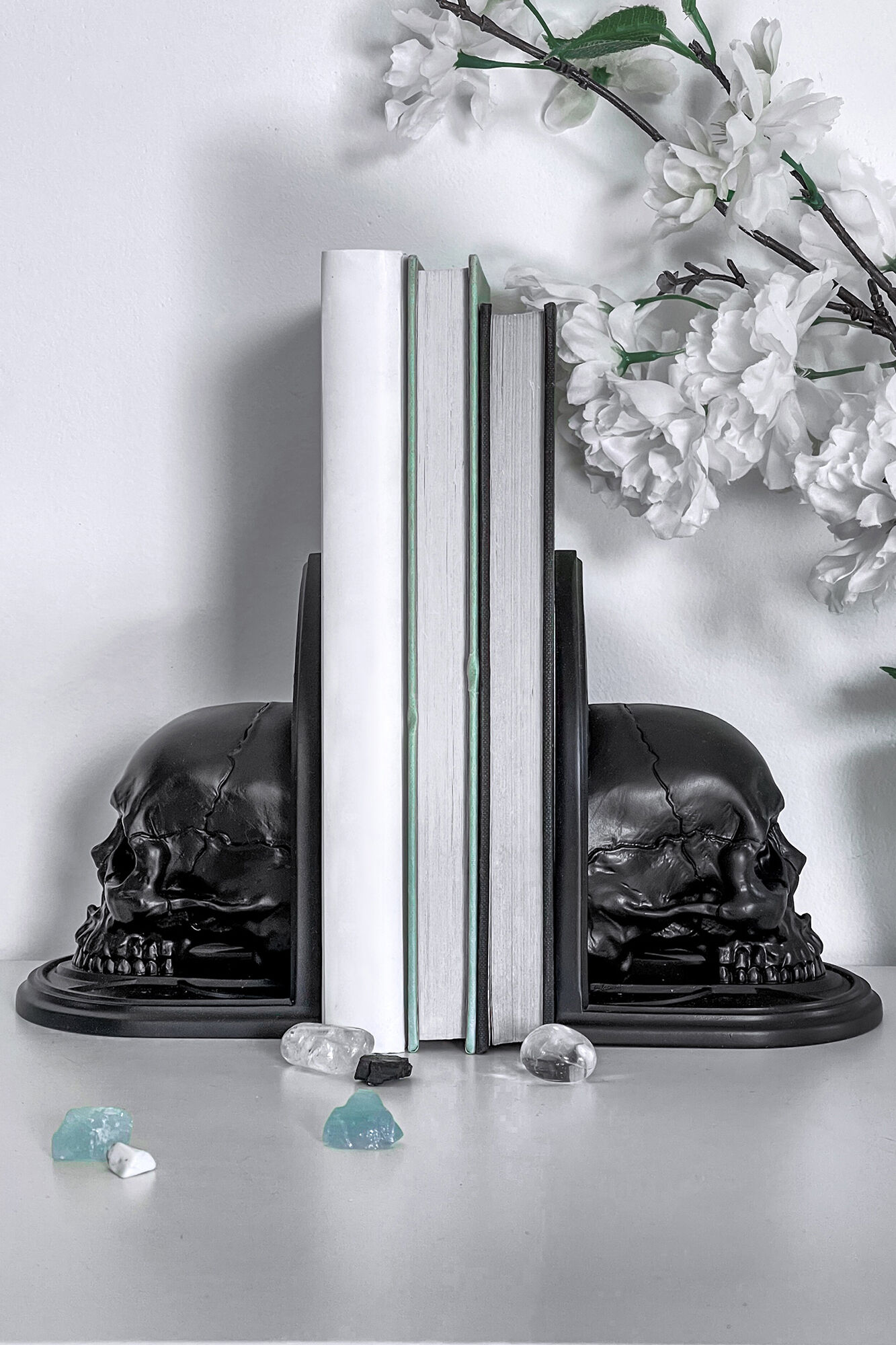 Killstar Buchstützen Skull
