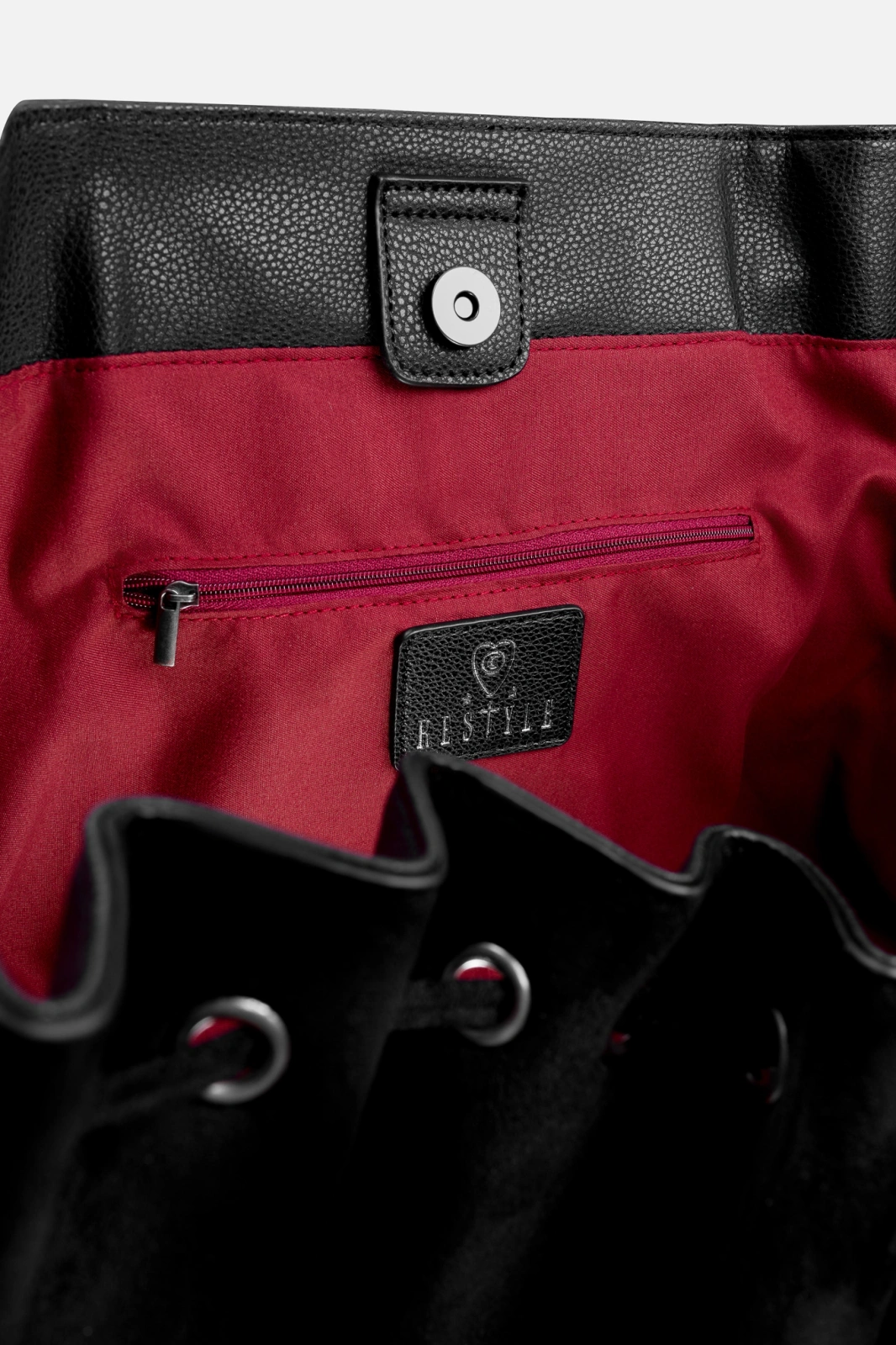 Restyle Rucksack Bloodveil