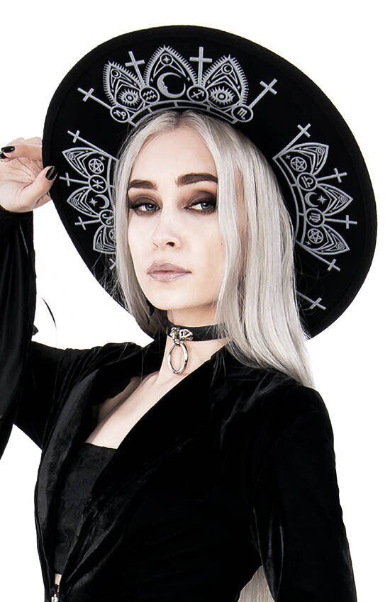 Restyle Hut Fortune Teller