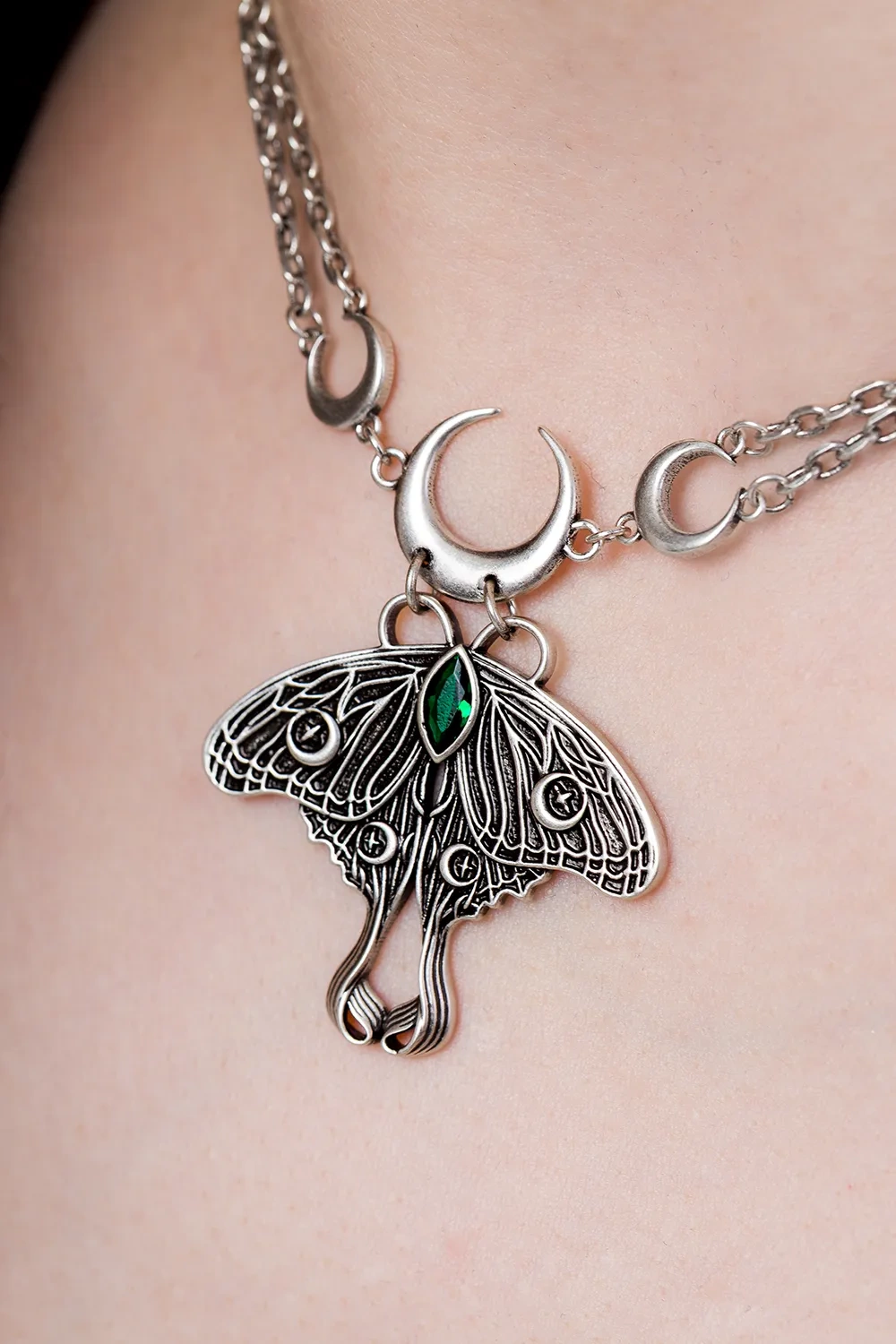 Restyle Halskette Luna Moth